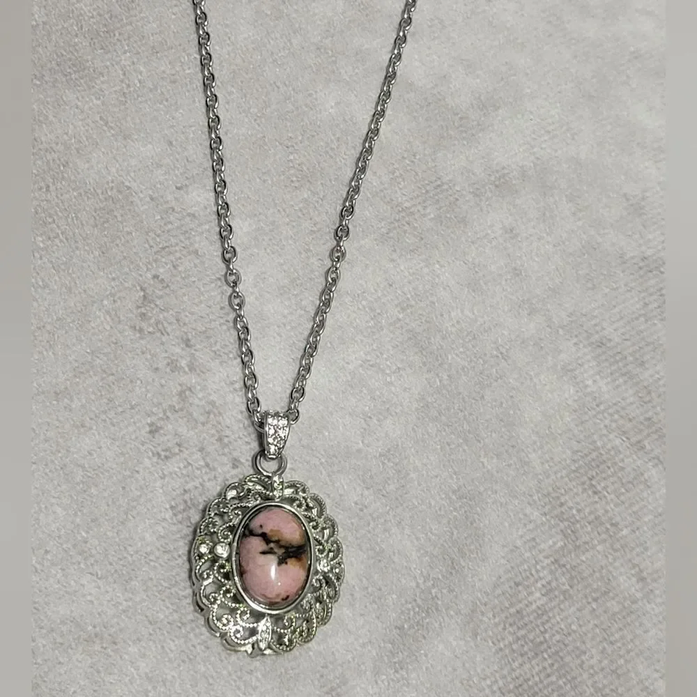 Orissa Rhodolite Garnet Pendant Necklace‎